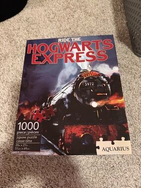 Aquarius Hogwarts Express 1000-Piece Jigsaw Puzzle - Red & Black